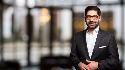 Portraitfoto von Kaweh Mansoori