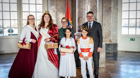 Witzenhäuser Kirschenkönigin mit dem Ministerpräsidenten