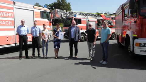 Gruppenfoto mit Lucia Puttrich und Bürgermeister Michael Merle